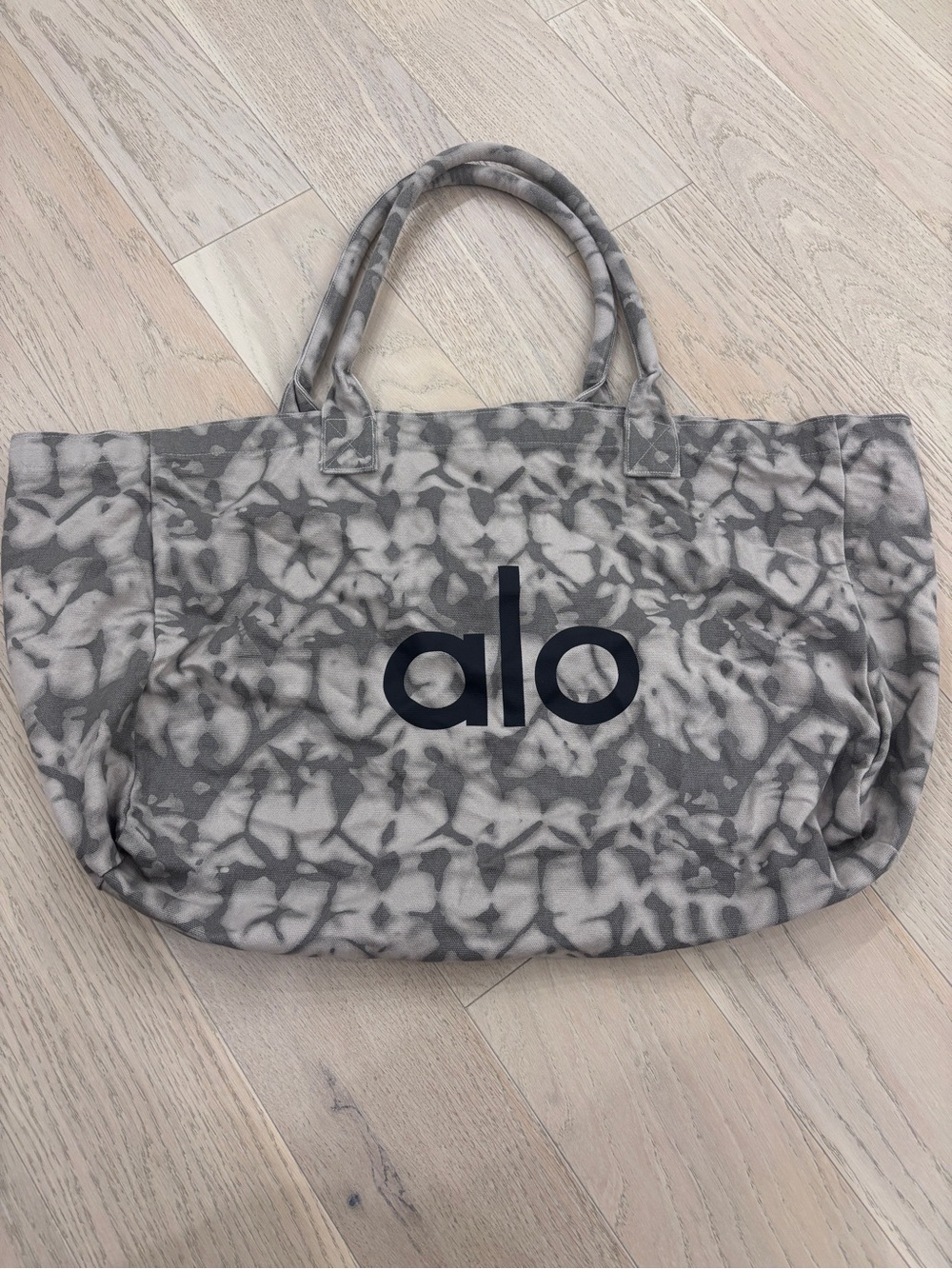 ALO Yoga Gray Tie-Dye Canvas Tote with Black Logo NWOT